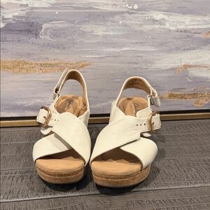 Clarks White and Tan Platform Sandals